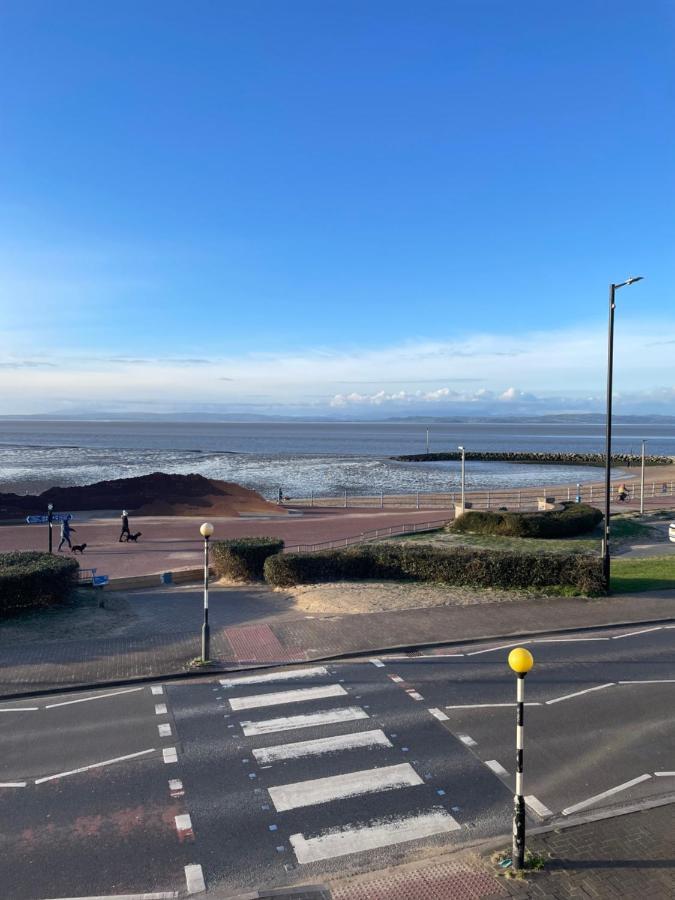 The Croston Balcony Apartment- Promenade, Front And Sea Views Morecambe