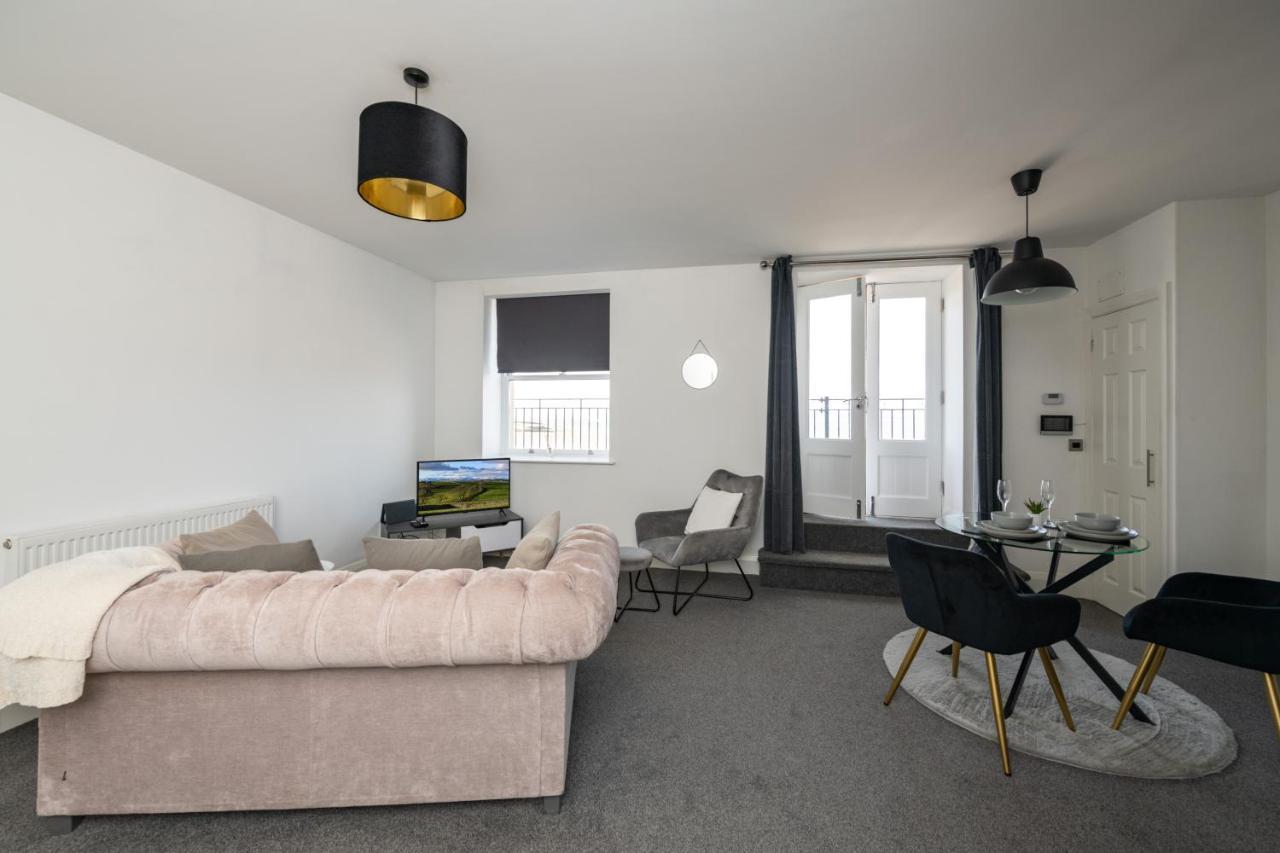 The Croston Balcony Apartment- Promenade, Front And Sea Views * Morecambe
