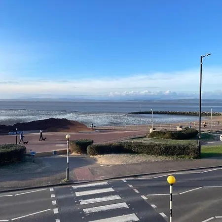 The Croston Balcony Apartment- Morecambe Central Promenade, Beach Front And Sea Views Exterior photo