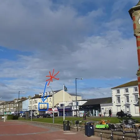 The Croston Balcony Apartment- Morecambe Central Promenade, Beach Front And Sea Views Exterior photo