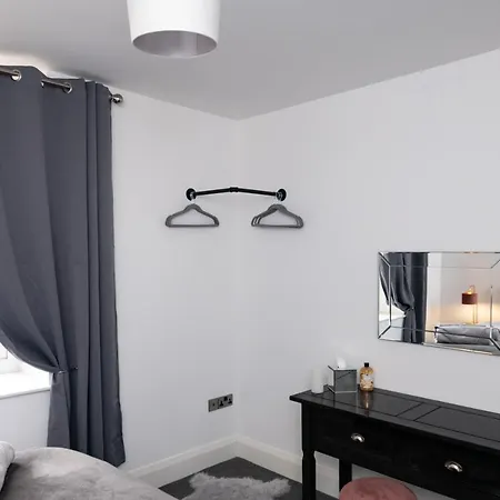 The Croston Balcony Apartment- Morecambe Central Promenade, Beach Front And Sea Views Exterior photo
