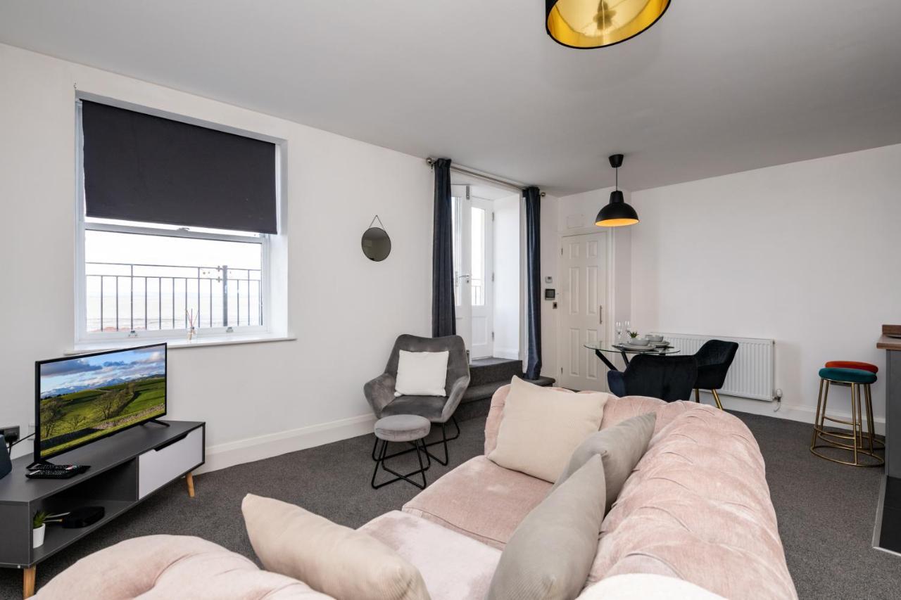 The Croston Balcony Apartment- Promenade, Front And Sea Views Morecambe