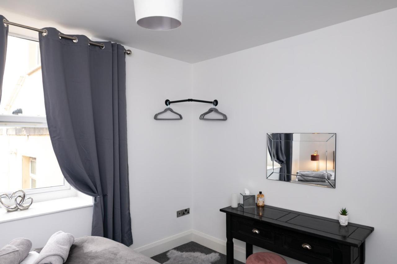 The Croston Balcony Apartment- Promenade, Front And Sea Views Morecambe